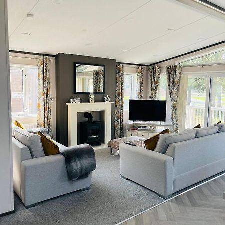 Brackencroft Lodge With Hot Tub York Extérieur photo